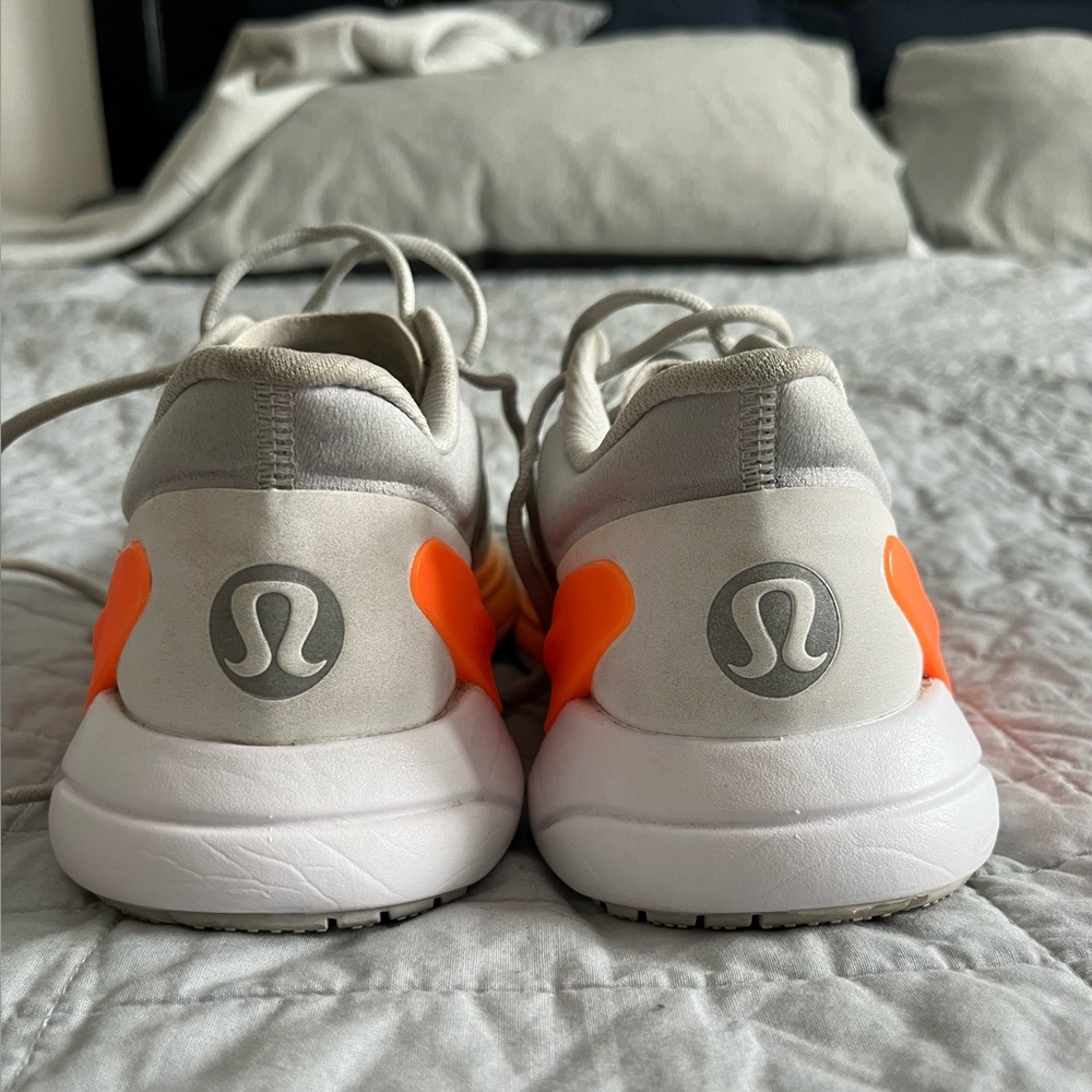 Lululemon blissfeel running shoe size 7